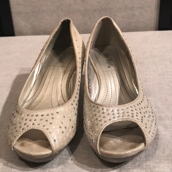 Silver Slipper shimmery silver clear bottom & heel - Picture 2 of 8